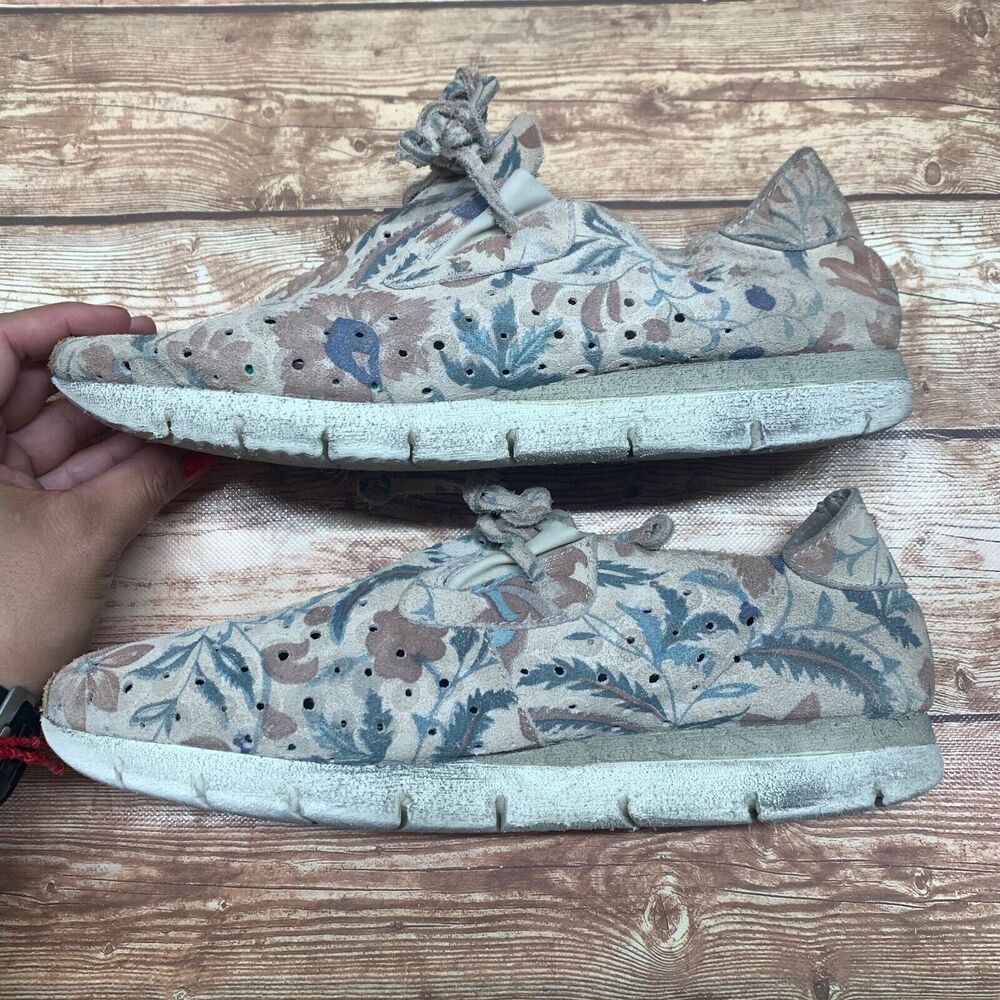OTBT Lunar Floral Women 9M Comfort Sneaker Off The Beaten Track Perforated Shoes - Picture 3 of 11